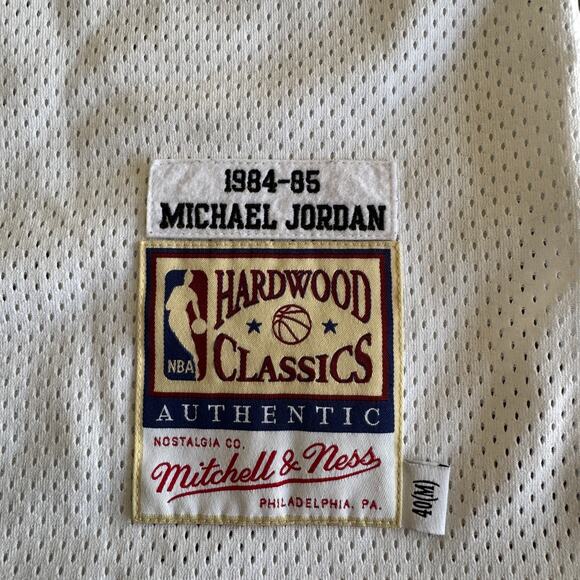 Michael Jordan Authentic Mitchell & Ness NBA Chicago Bulls 84 Rookie Jersey 40-M - Picture 2 of 12